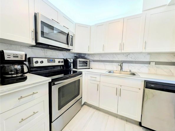 3061 NW 47th Ter 226A, Lauderdale Lakes FL 33313