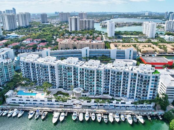 3029 NE 188th St 1021, Aventura FL 33180