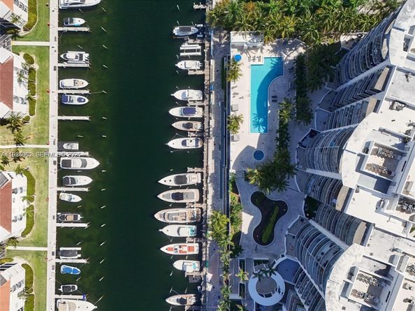 3029 NE 188th St 1021, Aventura FL 33180