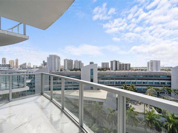 3029 NE 188th St 1021, Aventura FL 33180