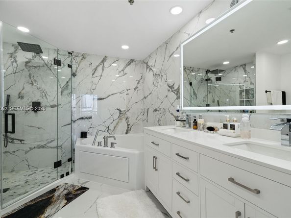 3029 NE 188th St 1021, Aventura FL 33180