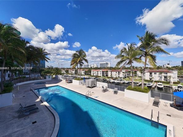 3029 NE 188th St 1021, Aventura FL 33180