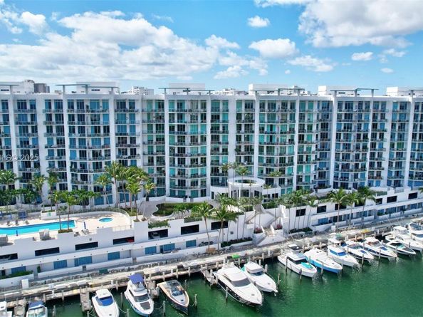 3029 NE 188th St 1021, Aventura FL 33180