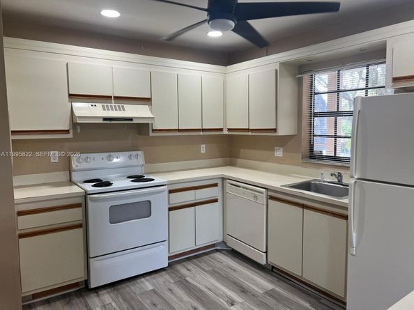 3655 NW 94th Ave 8H, Sunrise FL 33351