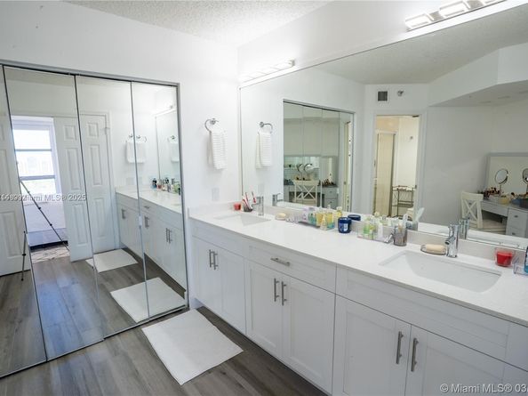 3530 Mystic Pointe Dr 2509, Aventura FL 33180