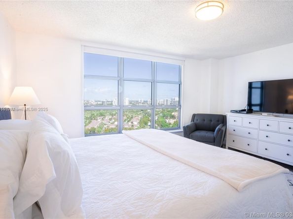 3530 Mystic Pointe Dr 2509, Aventura FL 33180