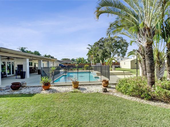 14833 SW 164th Ter, Miami FL 33187