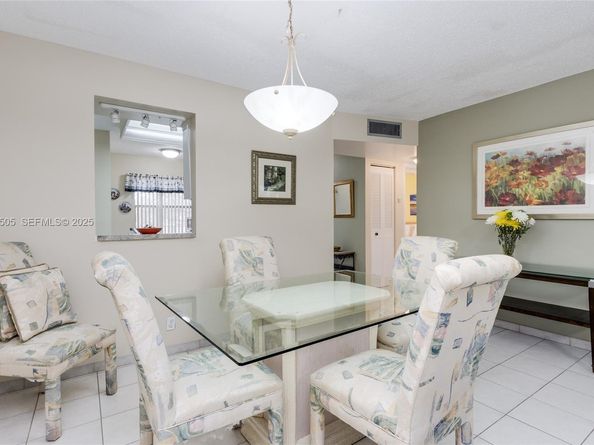 7300 Lake Cir Dr 303, Margate FL 33063