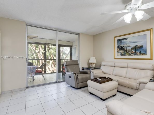 7300 Lake Cir Dr 303, Margate FL 33063