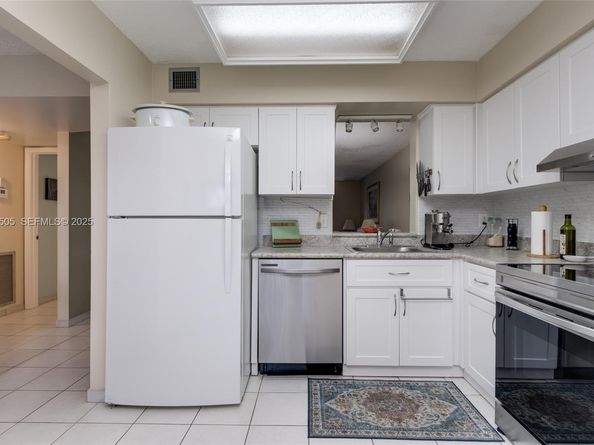 7300 Lake Cir Dr 303, Margate FL 33063