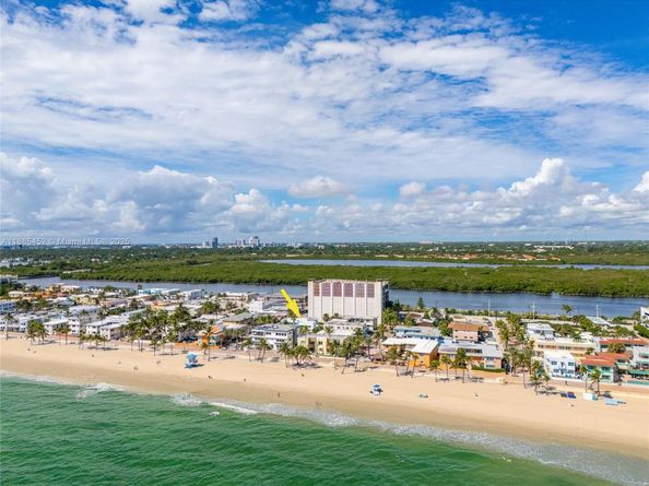 319 Nebraska St, Hollywood FL 33019