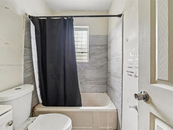 1043 NW 75th St, Miami FL 33150