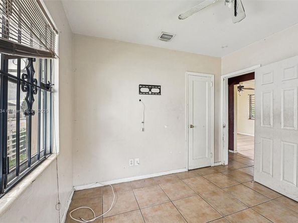 1043 NW 75th St, Miami FL 33150