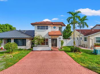 20155 E Oakmont Cir