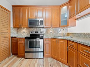 20155 E Oakmont Cir, Hialeah FL 33015