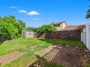 20155 E Oakmont Cir, Hialeah FL 33015