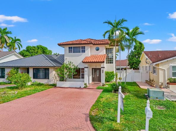 20155 E Oakmont Cir, Hialeah FL 33015