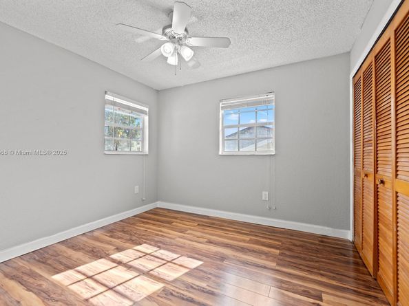 20155 E Oakmont Cir, Hialeah FL 33015
