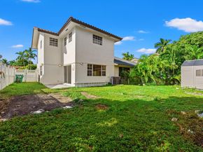 20155 E Oakmont Cir, Hialeah FL 33015
