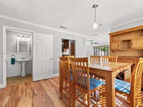 20155 E Oakmont Cir, Hialeah FL 33015