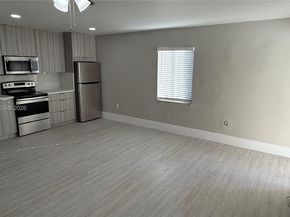 220 NW 12th St, Pompano Beach FL 33060