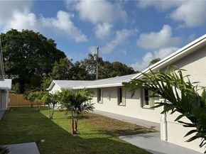 220 NW 12th St, Pompano Beach FL 33060