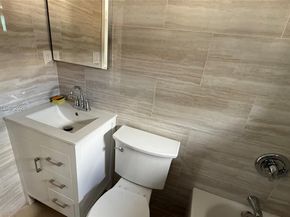 220 NW 12th St, Pompano Beach FL 33060