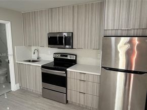 220 NW 12th St, Pompano Beach FL 33060