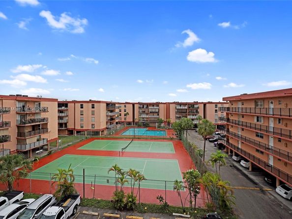 1950 W 56th St 2311B, Hialeah FL 33012