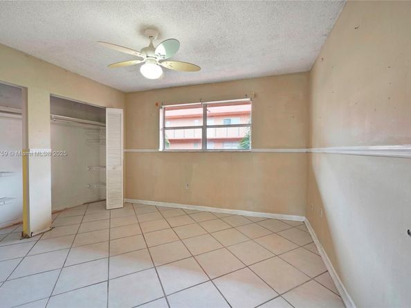 1950 W 56th St 2311B, Hialeah FL 33012