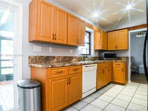 8631 NW 48th St, Lauderhill FL 33351