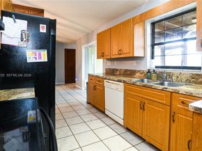 8631 NW 48th St, Lauderhill FL 33351