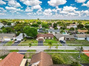 8631 NW 48th St, Lauderhill FL 33351