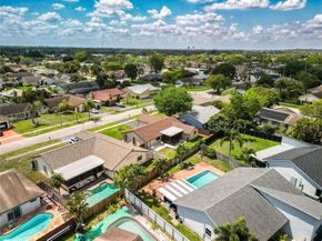 8631 NW 48th St, Lauderhill FL 33351