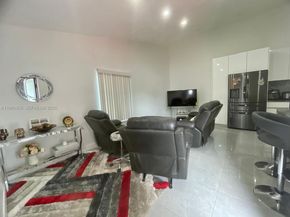 4518 NW 185th St, Miami Gardens FL 33055