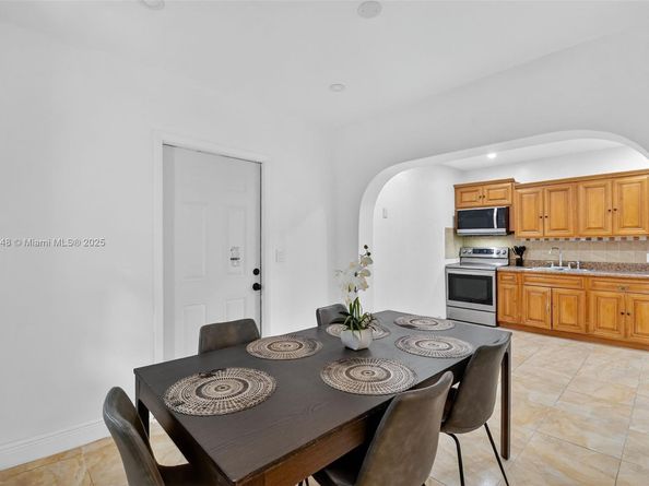 643 NE 130th St, North Miami FL 33161