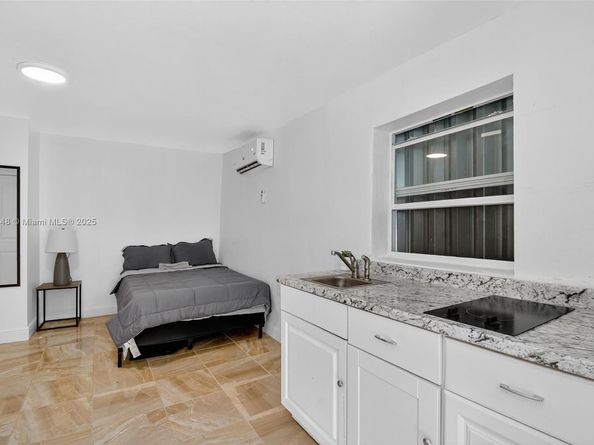 643 NE 130th St, North Miami FL 33161