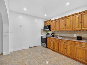 643 NE 130th St, North Miami FL 33161