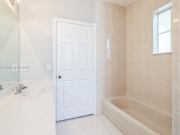 3156 NE 4th St, Homestead FL 33033