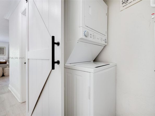 8650 SW 67th Ave 1042, Pinecrest FL 33156