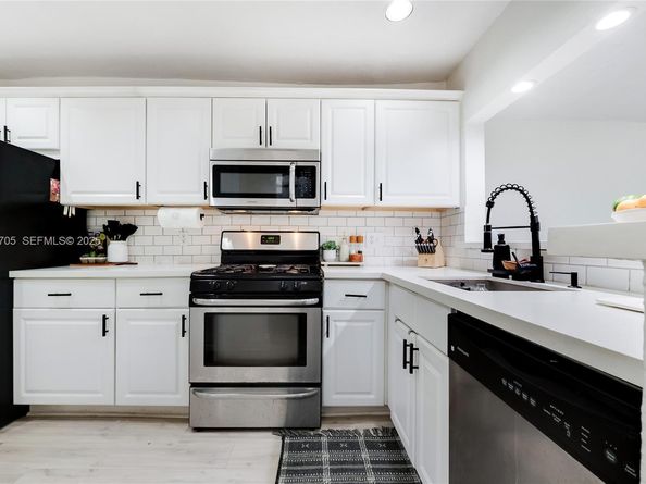 8650 SW 67th Ave 1042, Pinecrest FL 33156