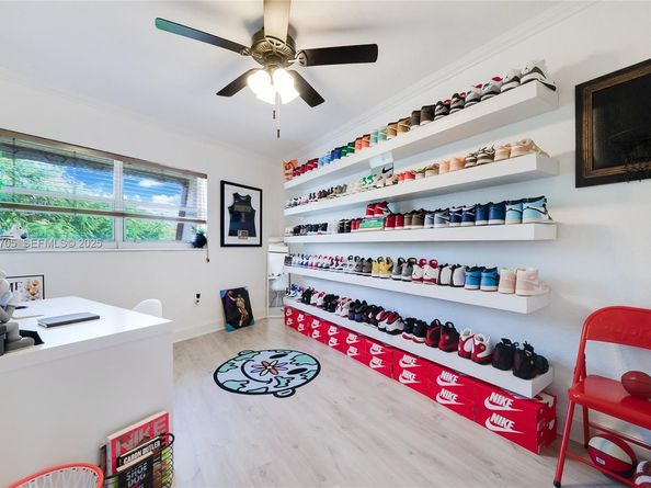 8650 SW 67th Ave 1042, Pinecrest FL 33156