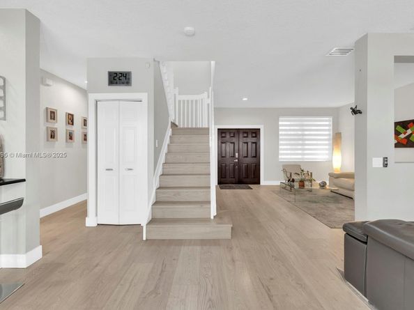 1012 Tupelo Way, Weston FL 33327