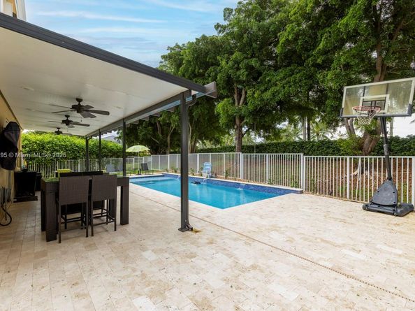 1012 Tupelo Way, Weston FL 33327