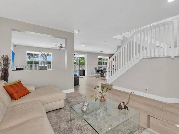 1012 Tupelo Way, Weston FL 33327