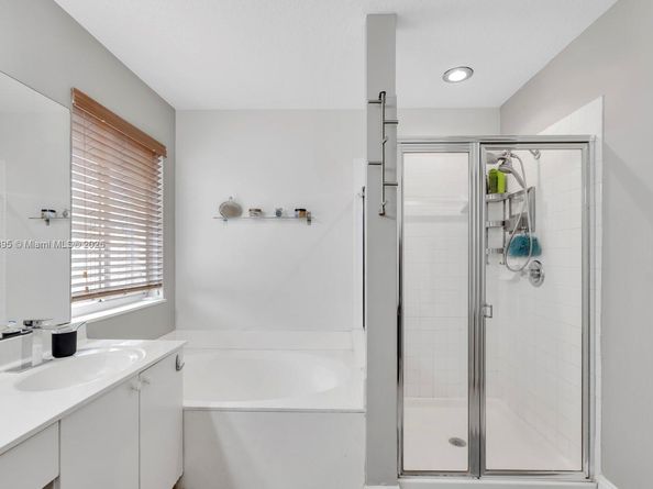 1012 Tupelo Way, Weston FL 33327