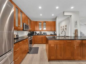 1012 Tupelo Way, Weston FL 33327