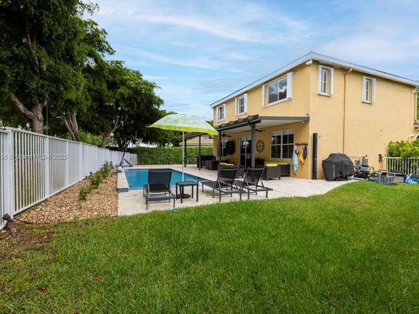 1012 Tupelo Way, Weston FL 33327