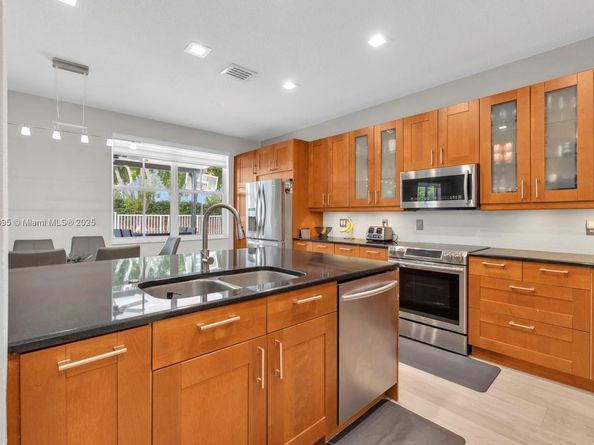 1012 Tupelo Way, Weston FL 33327