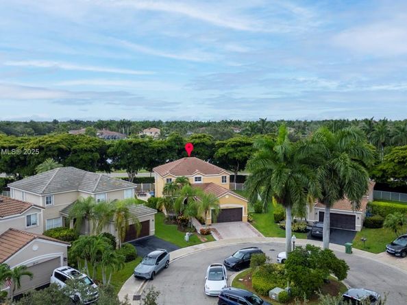 1012 Tupelo Way, Weston FL 33327